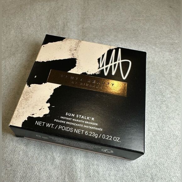 Fenty Beauty by Rihanna Sun Stalk'r Instant Warmth Bronzer Color: Shady Biz - li - Picture 3 of 5